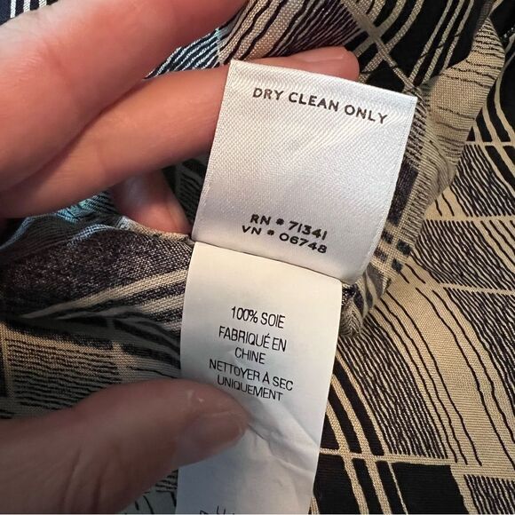 L.L. Bean 100% silk 1/2 button blouse - Picture 6 of 10